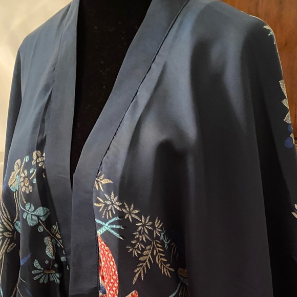 Beautiful Kimono Embroidered Blue  Small - Picture 8 of 16